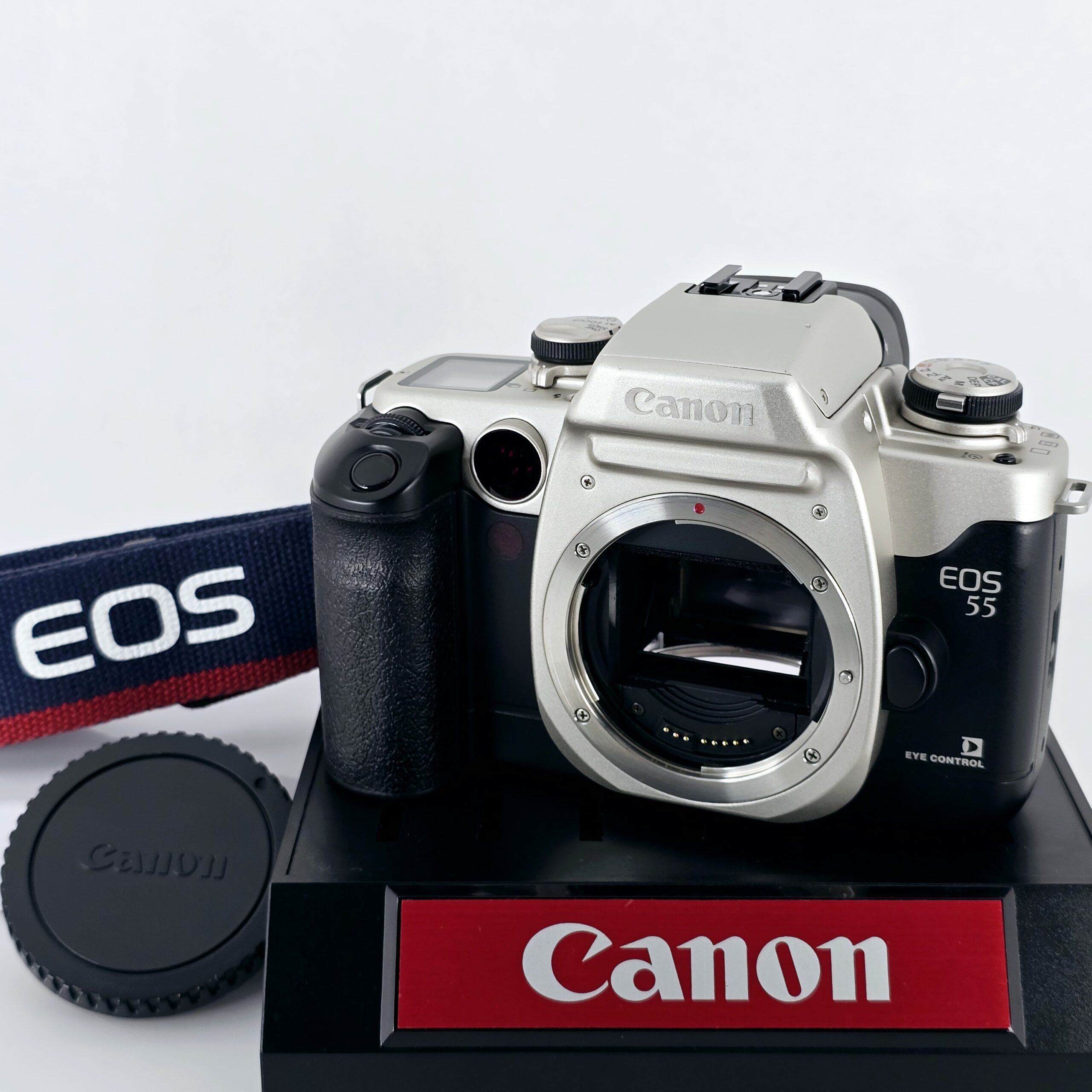 今日のカメラ、Canon EOS 55(シルバー)